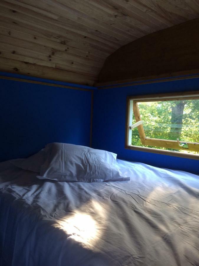Les Roulottes De L'Airou Hotell Beauchamps  Exteriör bild